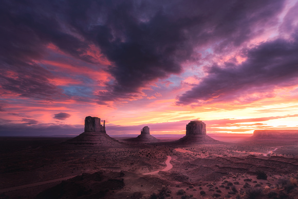 Monument Valley, Arizona - Epic Sunrise